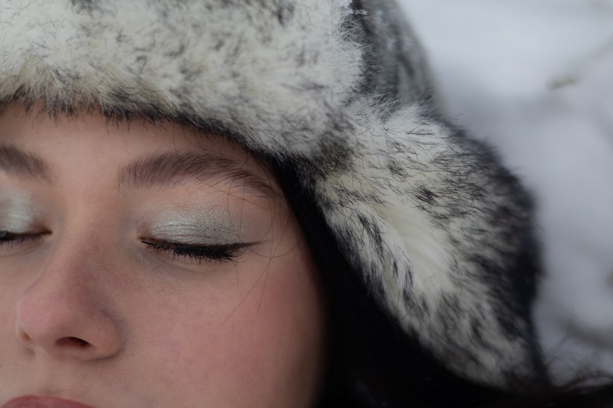 Koele make-up kleuren zijn nu de grootste beautytrend